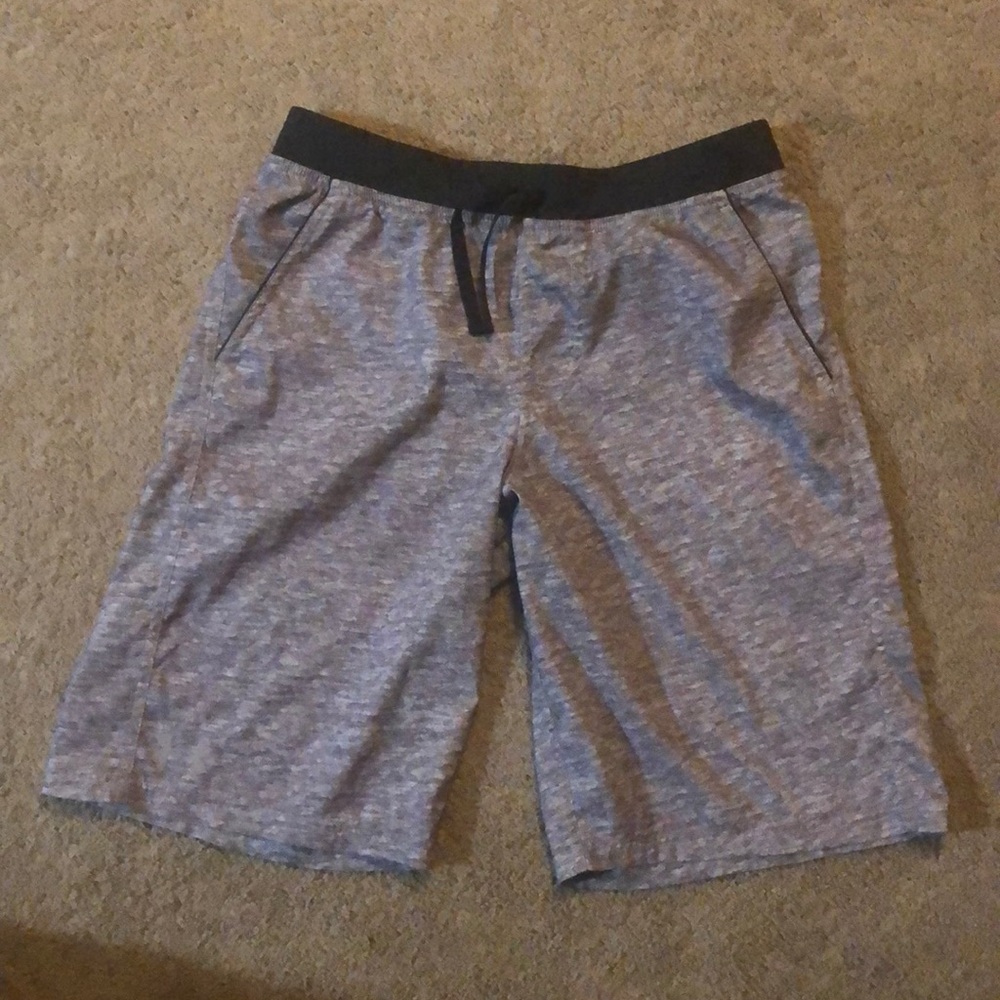 Under Armour youth XL grey and black